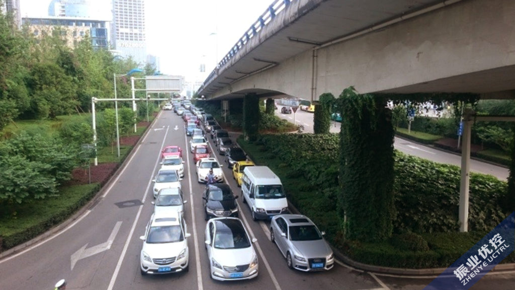圖4 優(yōu)化前南進口左轉車輛阻擋掉頭車輛