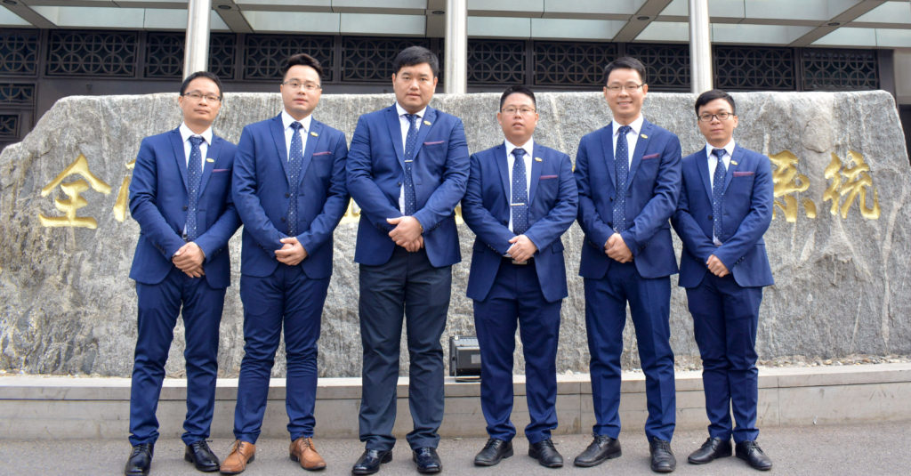 圖2 振業(yè)優(yōu)控創(chuàng)始團隊合影