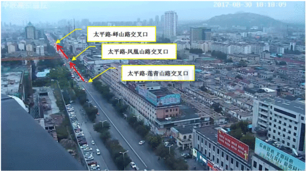圖4 太平路西往東方向晚高峰時(shí)段高空監(jiān)控畫面（優(yōu)化前）