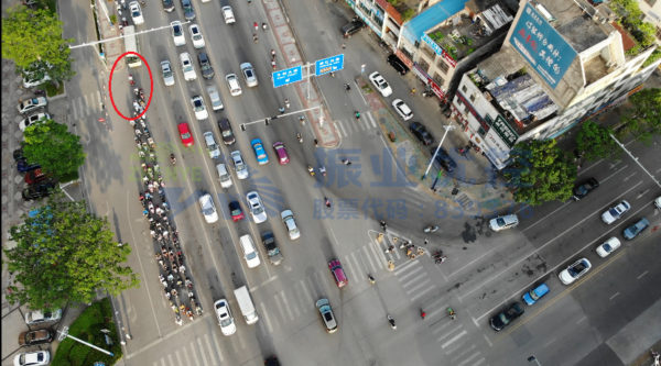 圖4 優(yōu)化前左轉(zhuǎn)非機動車阻擋右轉(zhuǎn)機動車