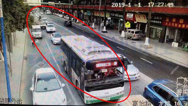 圖5 次晚高峰東進(jìn)口排隊(duì)較長(zhǎng)(優(yōu)化前)