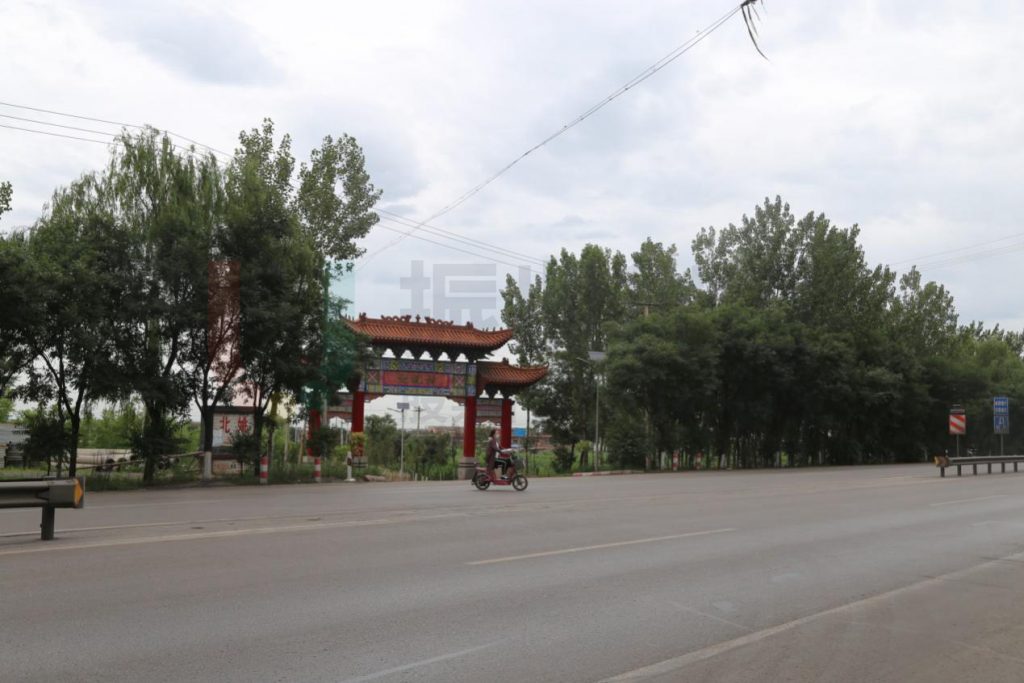 圖5 支路村口缺乏安全設(shè)施