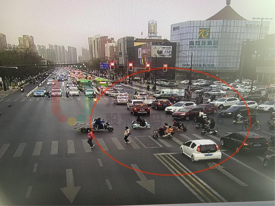 圖2 晚高峰東進(jìn)口借道左轉(zhuǎn)車道使用率低