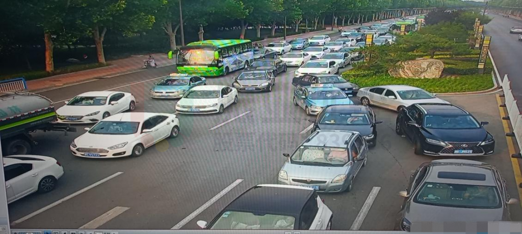 圖4 高峰期東進口運行情況(優(yōu)化前)