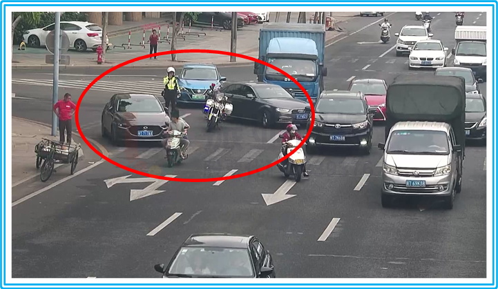 圖12 紫荊東路車輛橫跨引發(fā)事故