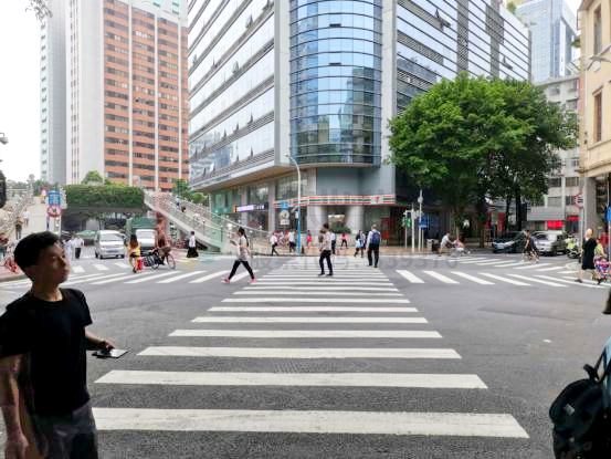 圖4 路口優(yōu)化后對角斑馬線使用情況