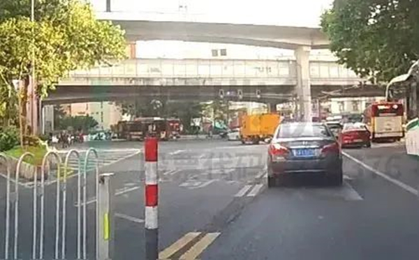 圖片15 中山一路-農(nóng)林下路口優(yōu)化前