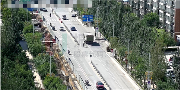 圖19 優(yōu)化前 賜兒山街