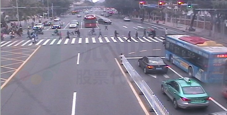 圖17 優(yōu)化后行人行人過街和非機(jī)動(dòng)車通行情況